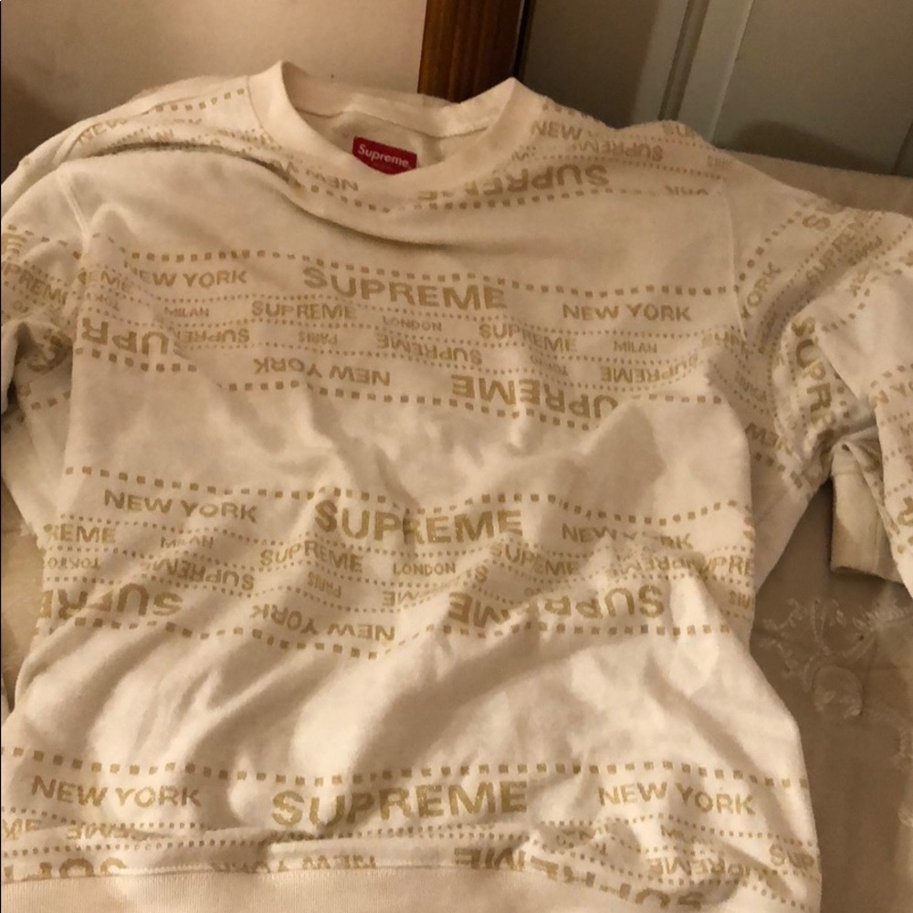 Supreme crew neck